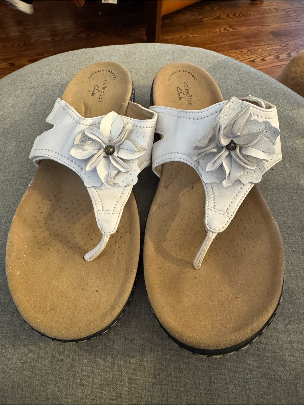 Clarks White Floral Toe-Post Sandals for Women